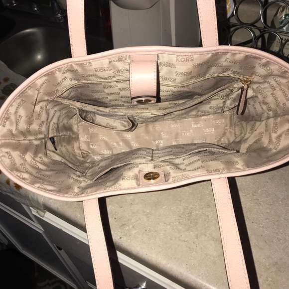 Michael Kors Purse - Picture 5 of 7